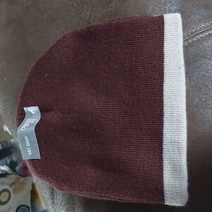 Brown tuque adult or kids